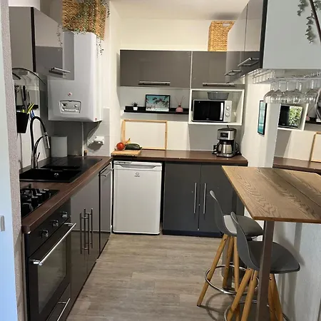 Beau & Grand T2, Balcon, Parking Au Calme *